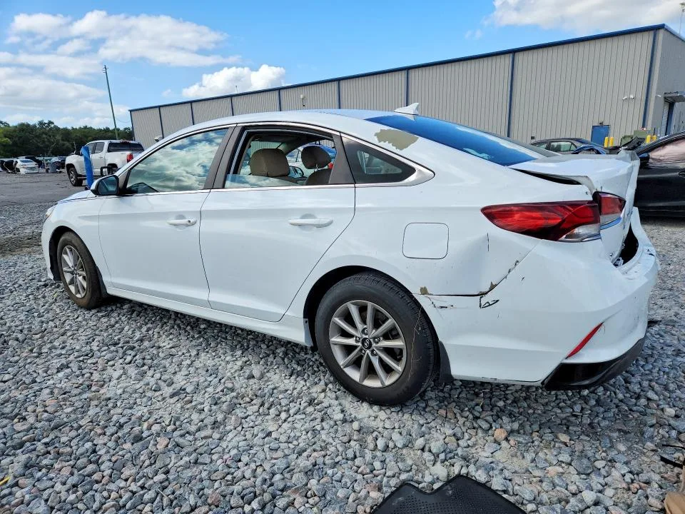5NPE24AF3JH680653 — 2018 HYUNDAI SONATA photo 2