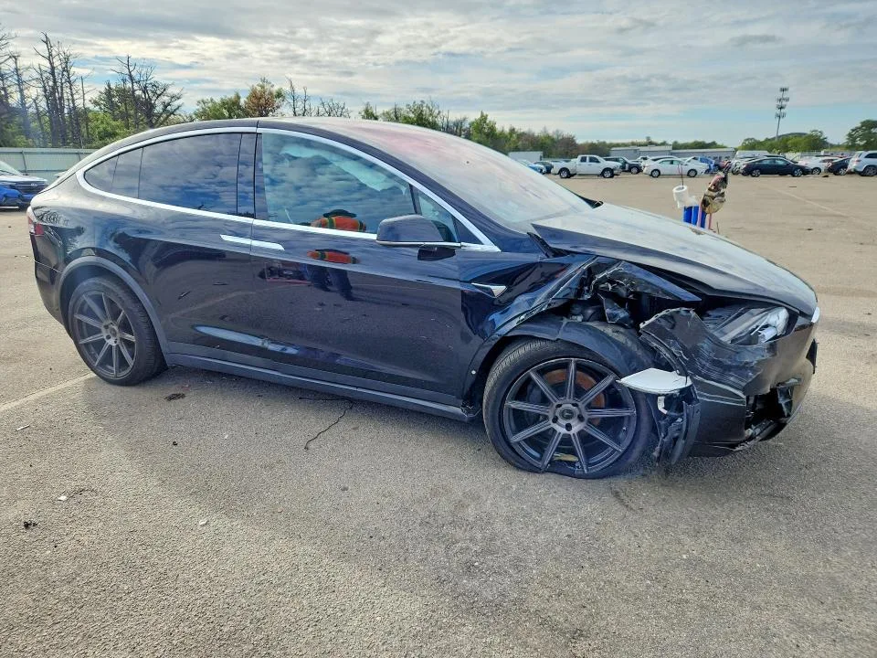 5YJXCDE2XJF112251 — 2018 TESLA MODEL X photo 4