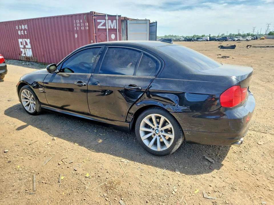 WBAPK7C52BA463552 — 2011 BMW 3 SERIES 328I RWD photo 2