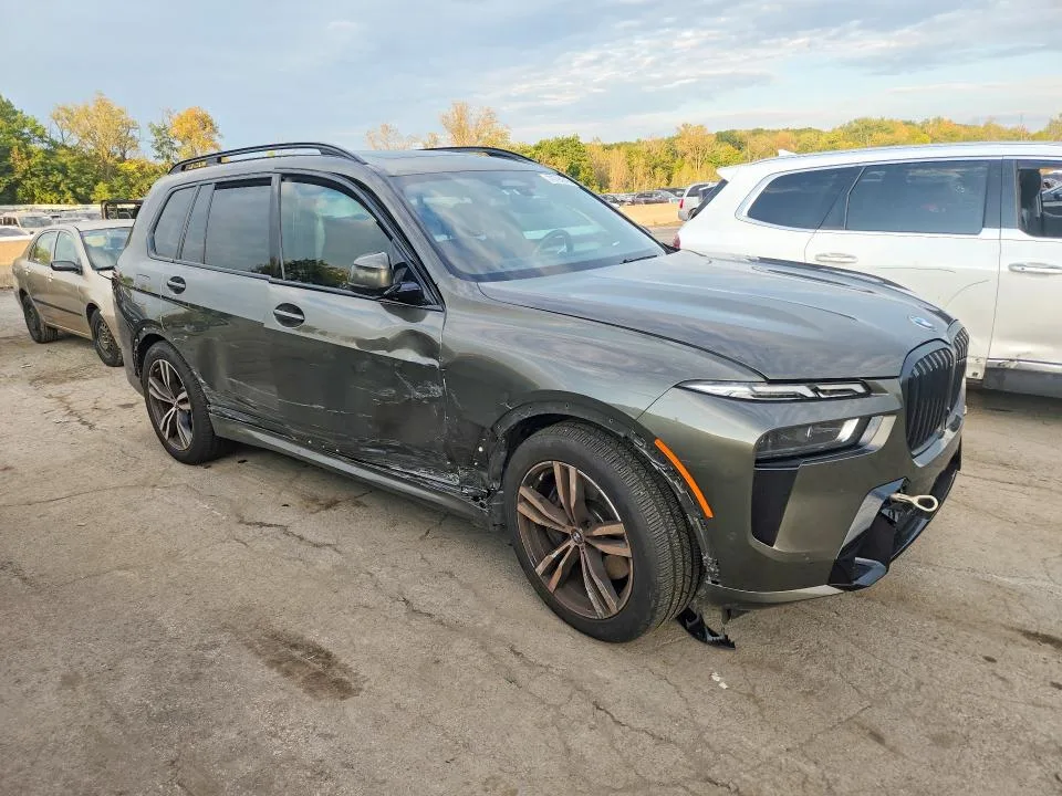 5UX23EM07R9V96478 — 2024 BMW X7 photo 4
