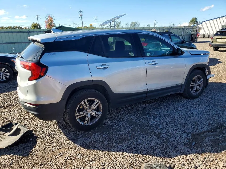 3GKALTEV1JL332202 — 2018 GMC TERRAIN photo 3