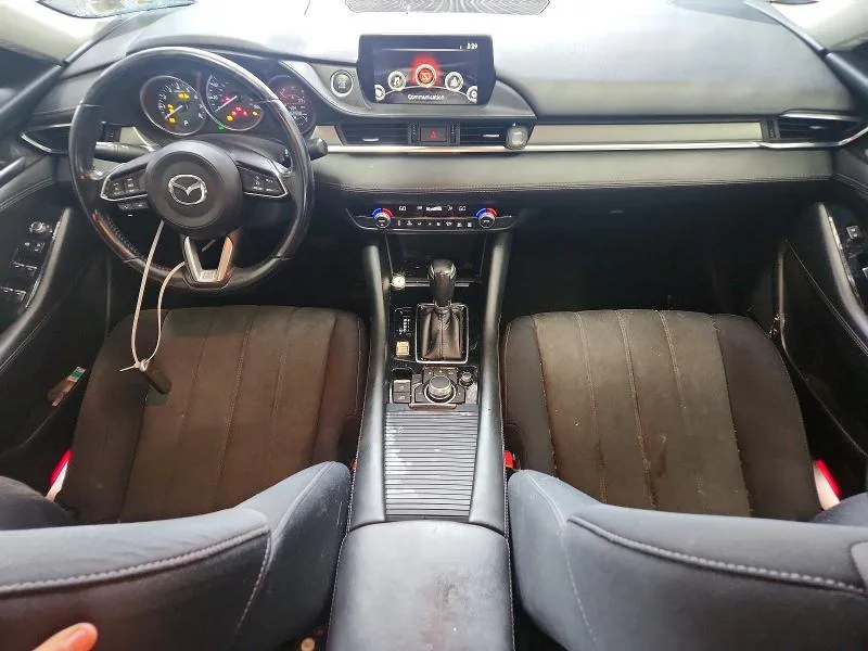 JM1GL1UM1J1303292 — 2018 MAZDA 6 photo 8