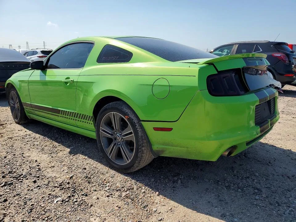 1ZVBP8AMXD5228422 — 2013 FORD MUSTANG photo 2