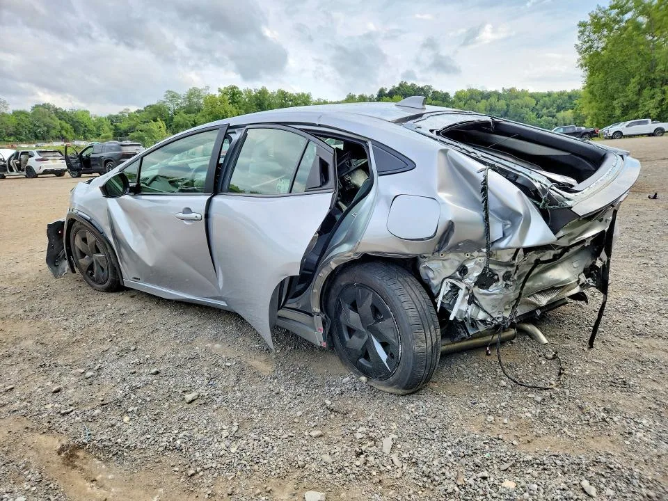 JTDADABU3R3020639 — 2024 TOYOTA PRIUS photo 2