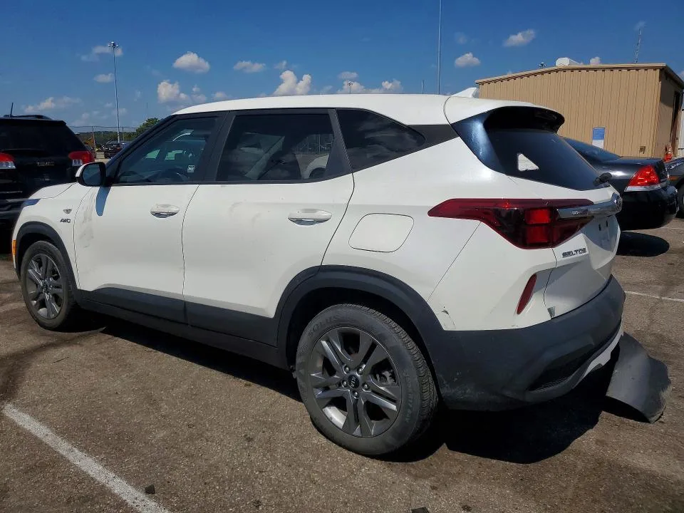 KNDEPCAA6M7197179 — 2021 KIA SELTOS photo 2