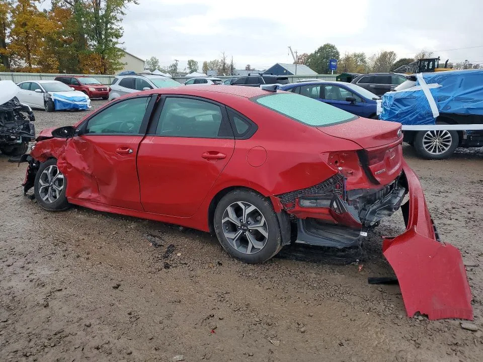 3KPF24AD5ME287586 — 2021 KIA FORTE photo 2