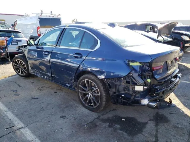 3MW5R1J04N8C43191 — 2022 BMW 330i photo 2