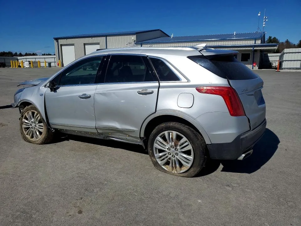 1GYKNERS8KZ112470 — 2019 CADILLAC XT5 photo 2