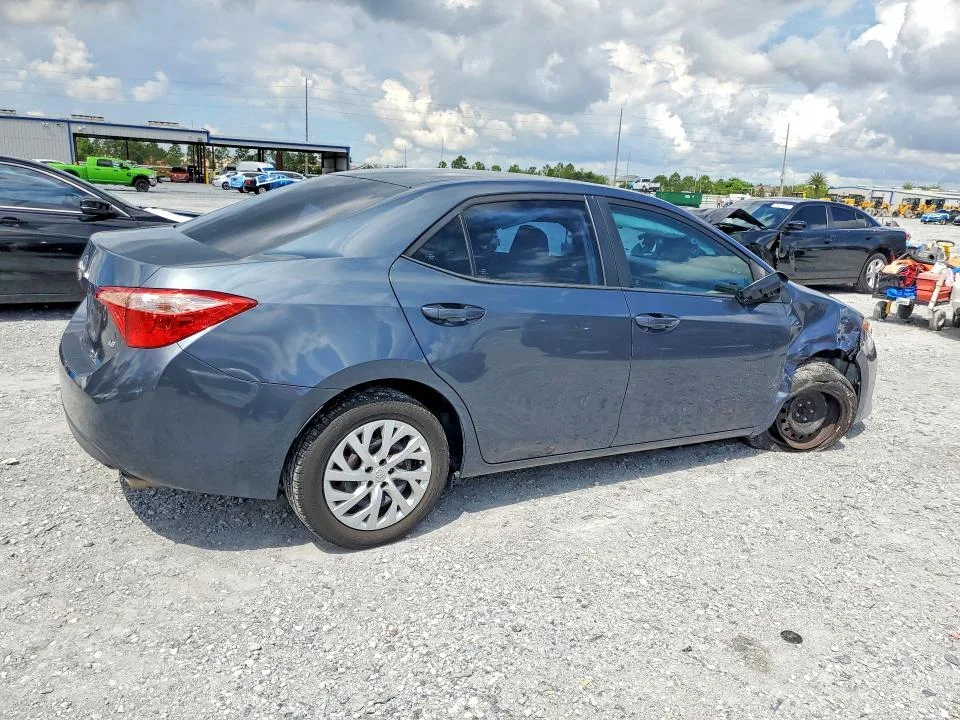 5YFBURHE6KP914487 — 2019 TOYOTA COROLLA photo 3