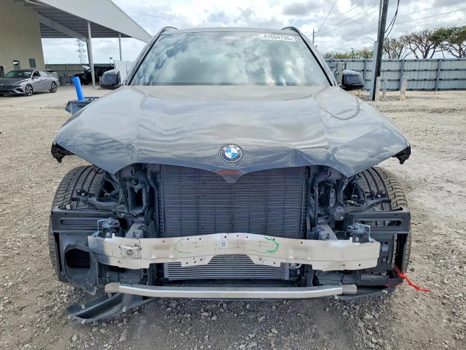 5UX13EU06T9075240 — 2026 BMW X5 photo 5