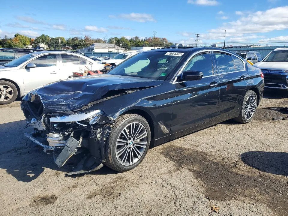 WBAJA5C59JWA57320 — 2018 BMW 530 photo 1