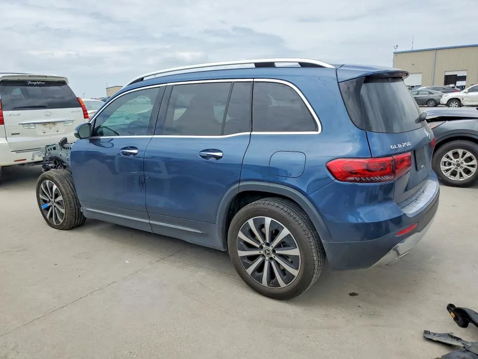 W1N4M4GB2PW302197 — 2023 MERCEDES-BENZ GLB photo 2