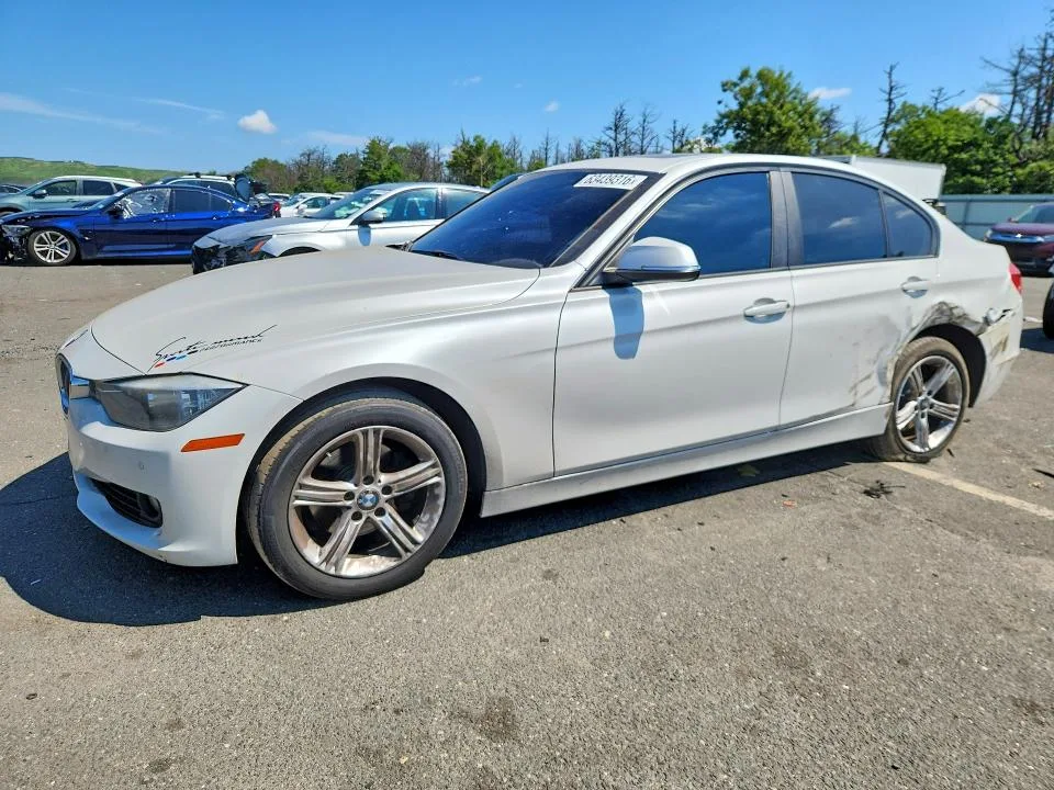 WBA3B1C56FP681167 — 2015 BMW 320 photo 1