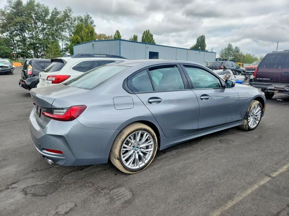 3MW89FF04P8D78242 — 2023 BMW 330XI photo 3