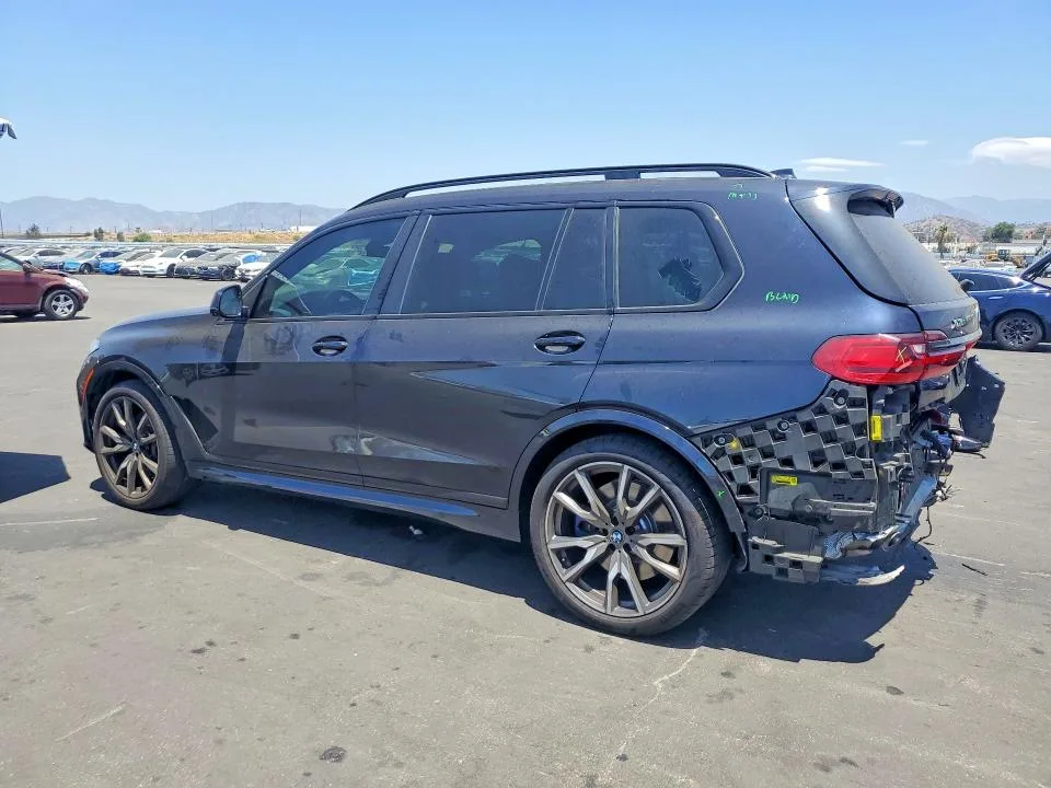 5UXCX6C01N9J79108 — 2022 BMW X7 photo 2