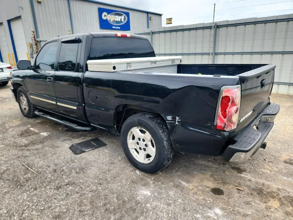 2GCEC19Z061307962 — 2006 CHEVROLET SILVERADO photo 2