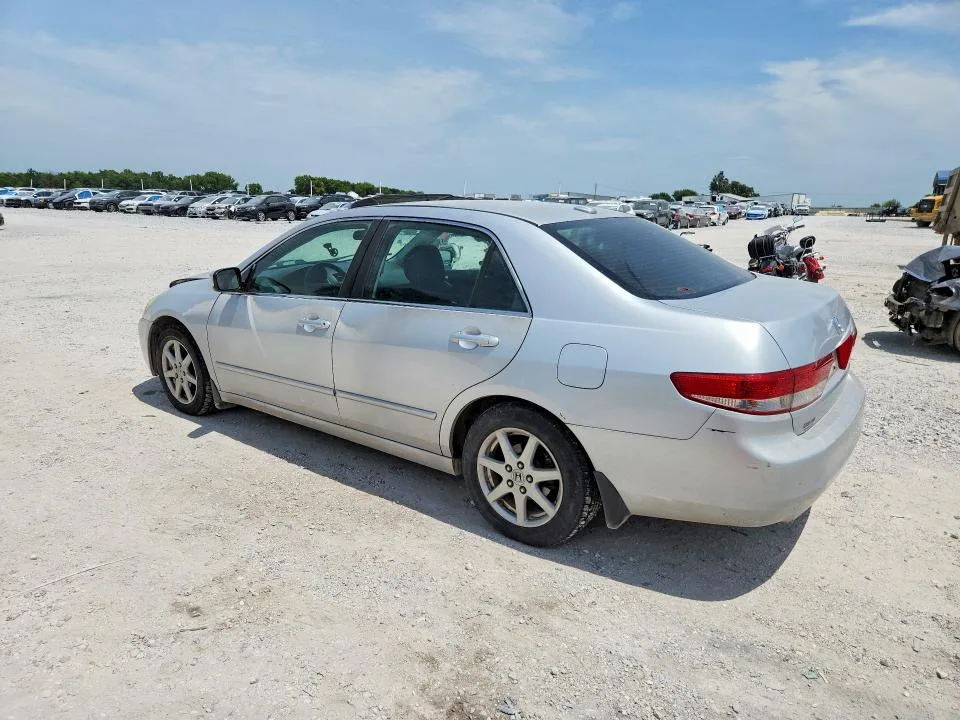1HGCM66564A000514 — 2004 HONDA ACCORD photo 2