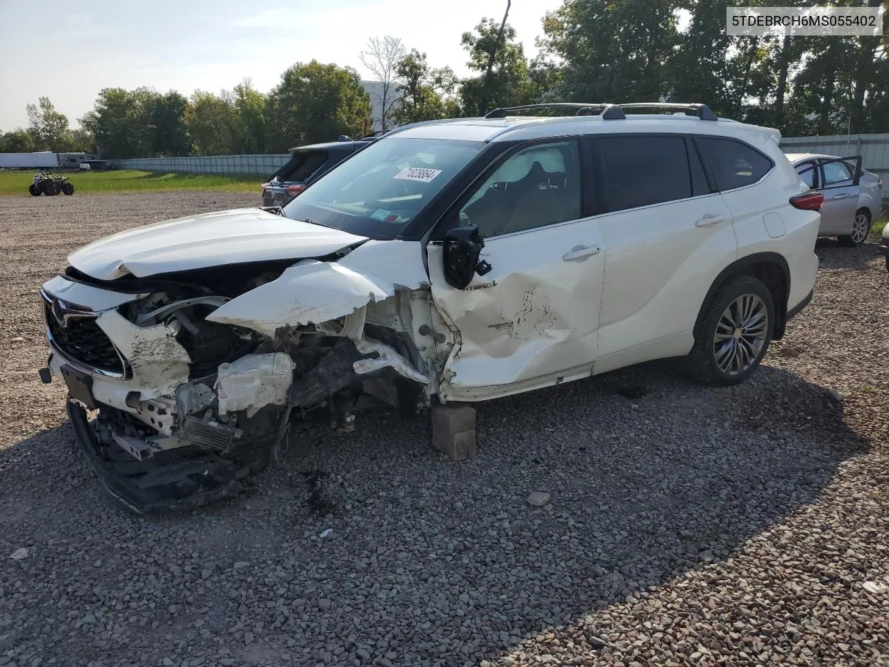 Photo 2 of vehicle VIN 5TDEBRCH6MS055402
