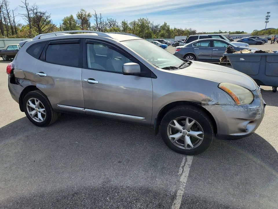 JN8AS5MV8BW690070 — 2011 NISSAN ROGUE photo 4