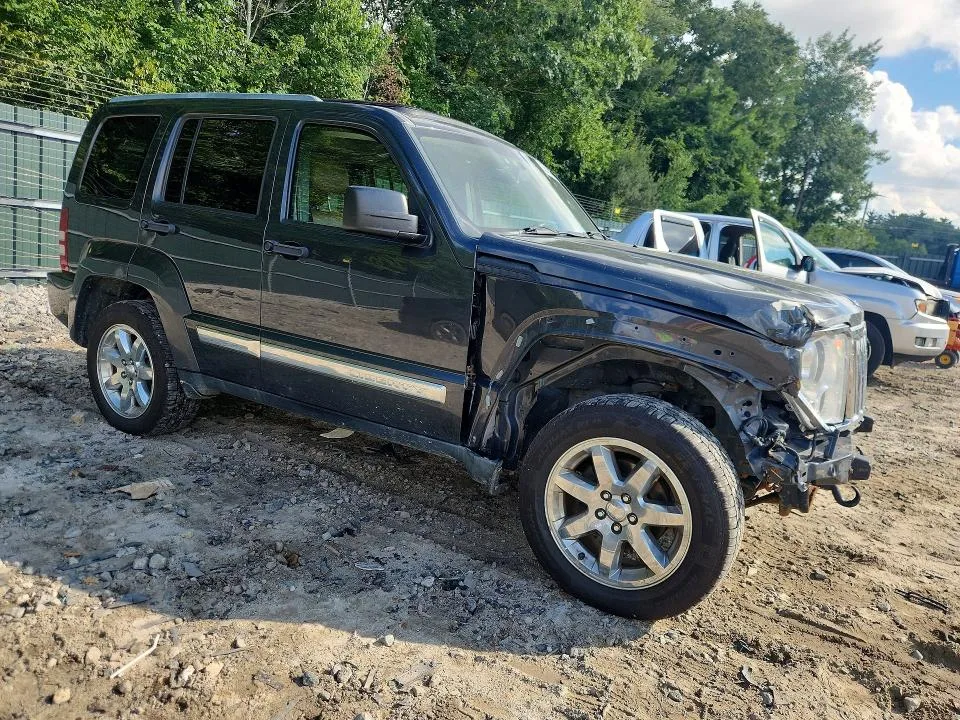 1J4PN5GK9BW532474 — 2011 JEEP LIBERTY photo 4
