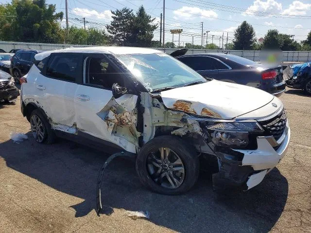 KNDEPCAA6M7197179 — 2021 KIA SELTOS photo 4
