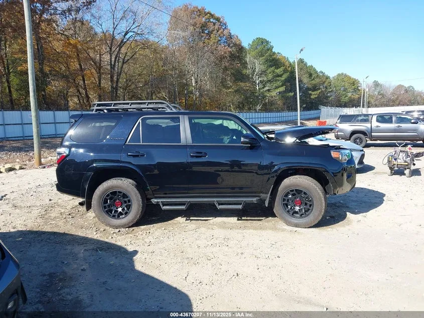 JTELU5JR1P6143313 — 2023 TOYOTA 4Runner photo 10
