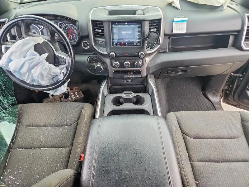 1C6RRFBG1LN291035 — 2020 RAM 1500 photo 8