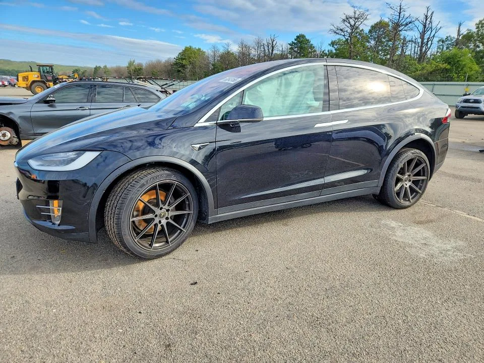 5YJXCDE2XJF112251 — 2018 TESLA MODEL X