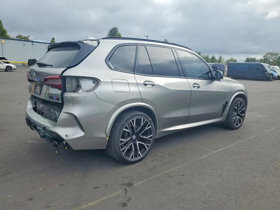5YMJU0C06P9R71800 — 2023 BMW X5 photo 3