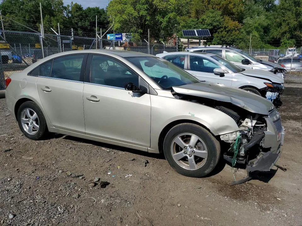 1G1PC5SB9D7139471 — 2013 CHEVROLET CRUZE photo 4