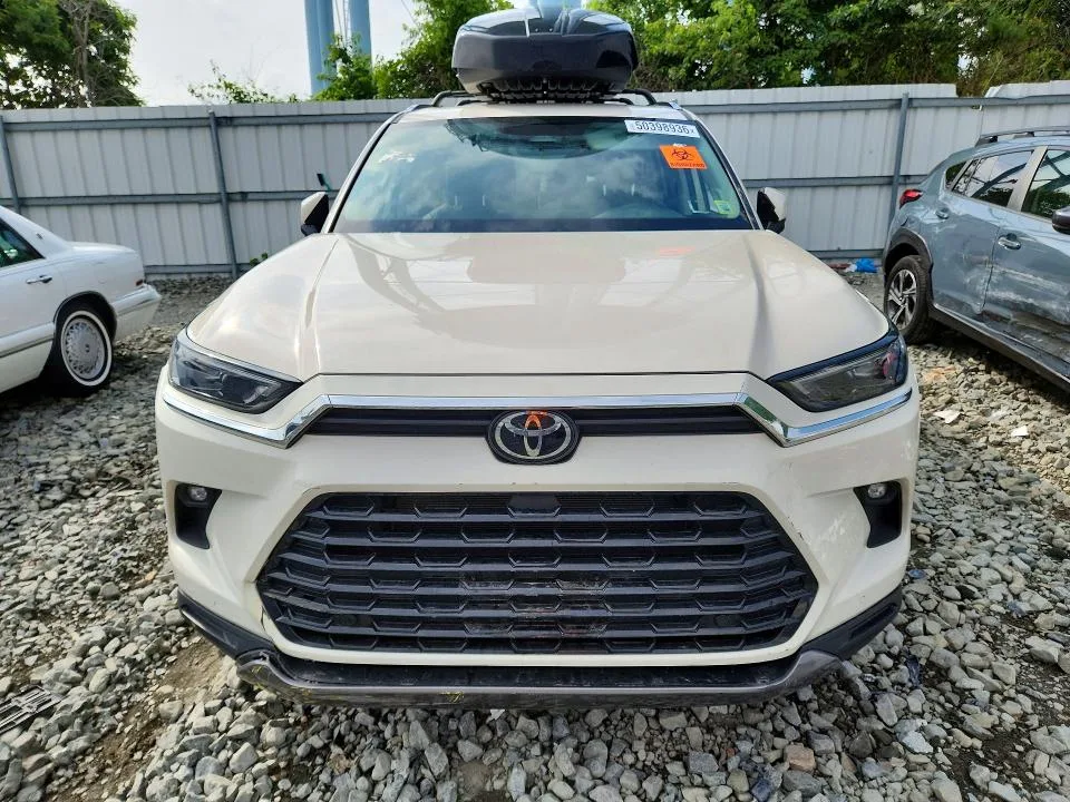 5TDAAAB56RS018383 — 2024 TOYOTA GRAND HIGHLANDER photo 5