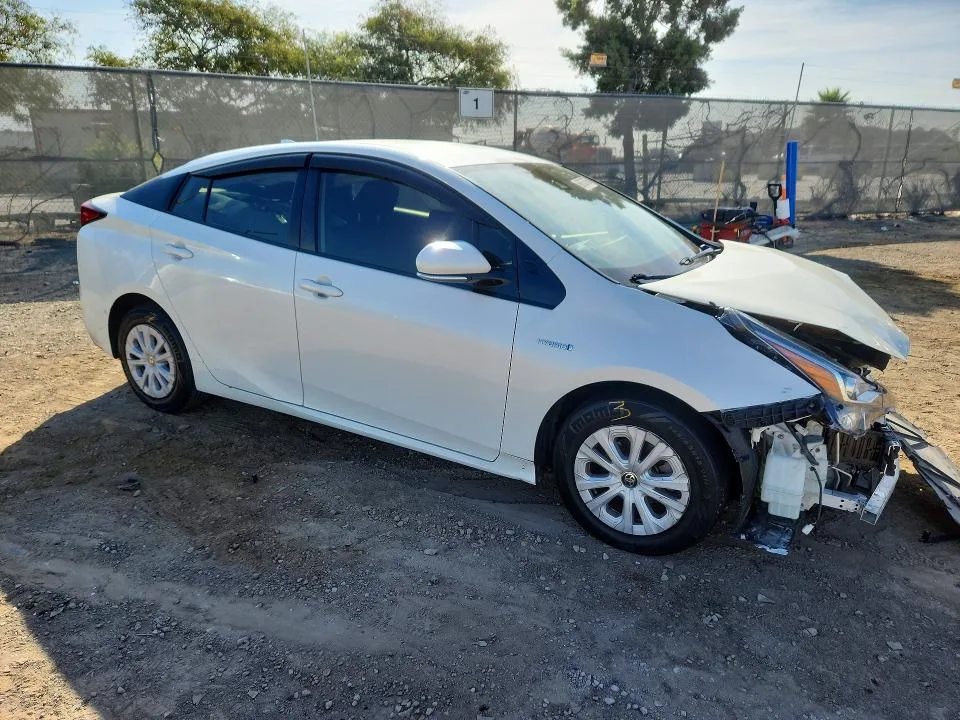JTDKARFU0K3077134 — 2019 TOYOTA PRIUS photo 4