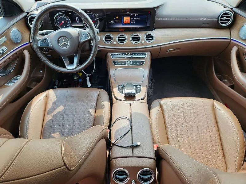 WDDZF4KB1JA365414 — 2018 MERCEDES-BENZ E photo 8