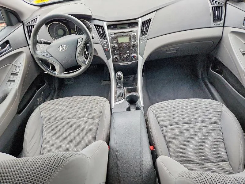 5NPEB4AC2BH175677 — 2011 HYUNDAI SONATA photo 8
