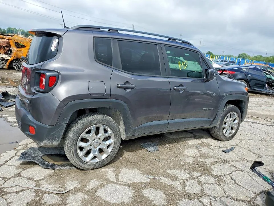 ZACCJBBB4JPH39145 — 2018 JEEP RENEGADE photo 3