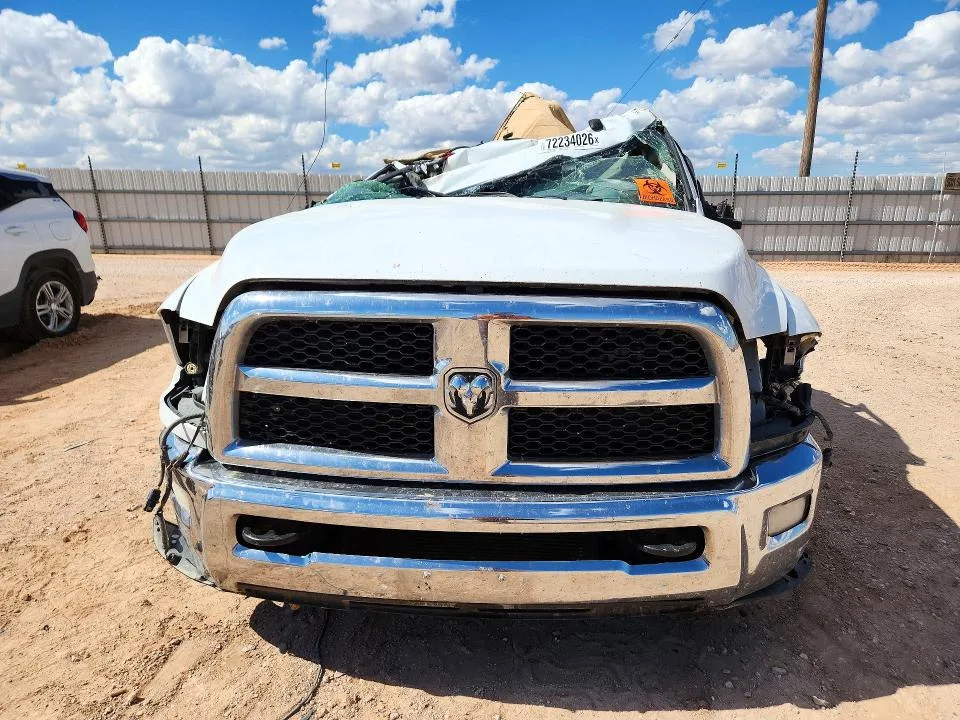 3C6UR5HL4HG589359 — 2017 RAM 2500 photo 5