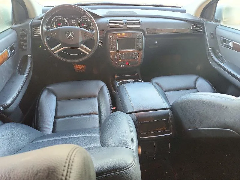 4JGCB6FE3BA113334 — 2011 MERCEDES-BENZ R photo 8