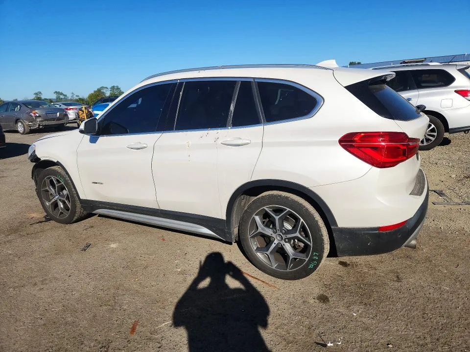 WBXHT3C38GP880306 — 2016 BMW X1 photo 2