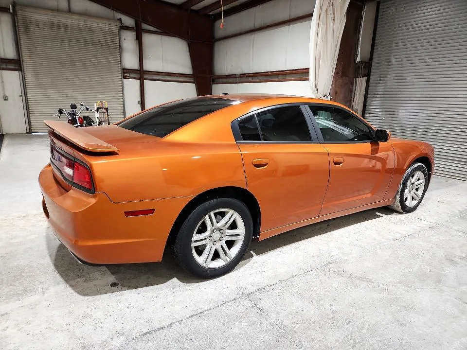 2B3CL3CG6BH606613 — 2011 DODGE CHARGER photo 3