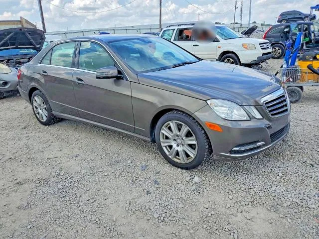 WDDHF8JB3DA696097 — 2013 MERCEDES-BENZ E photo 4