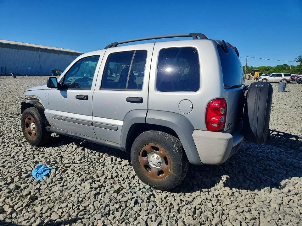 1J4GL48KX6W115322 — 2006 JEEP LIBERTY photo 2