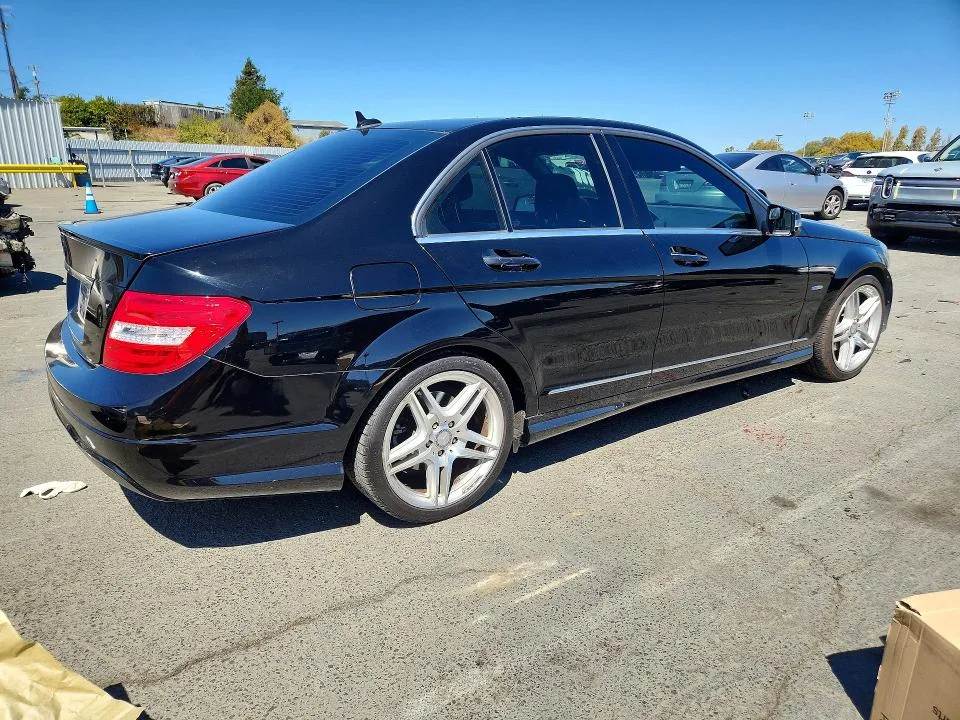 WDDGF4HB0CR217922 — 2012 MERCEDES-BENZ C photo 3
