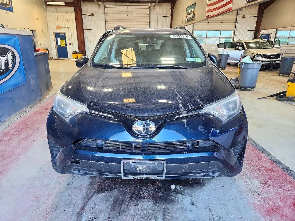 JTMBFREV0HJ174575 — 2017 TOYOTA RAV4 photo 5