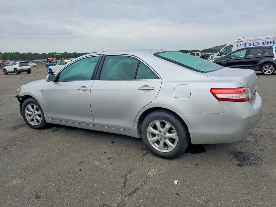 4T1BF3EK7BU657419 — 2011 TOYOTA CAMRY photo 2