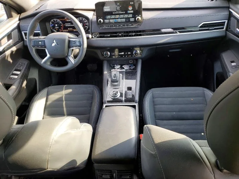 JA4J4VA85RZ018801 — 2024 MITSUBISHI OUTLANDER photo 8