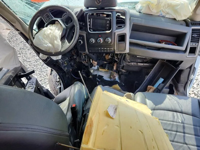 3C63R3GL6GG374338 — 2016 RAM 3500 photo 8