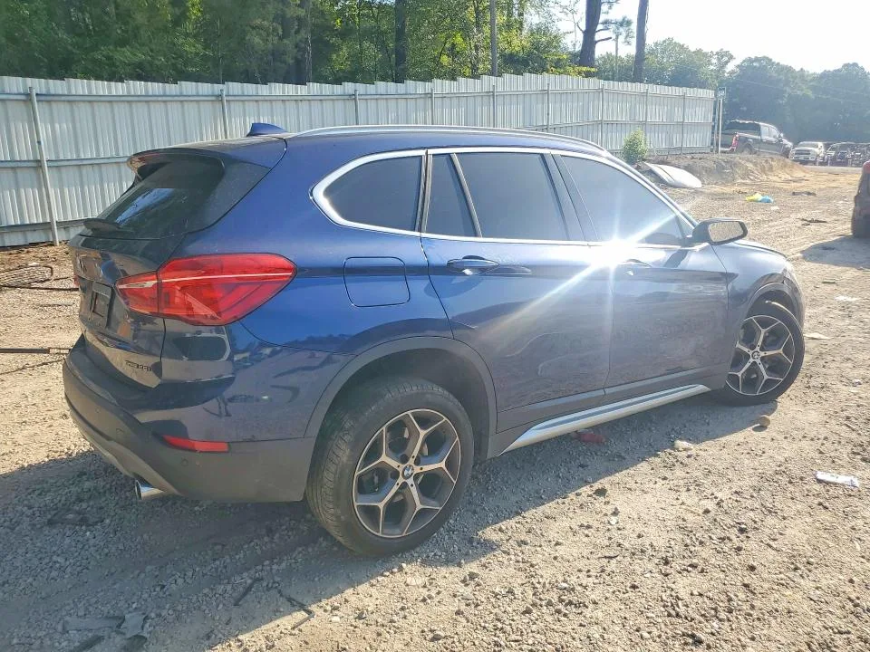WBXHU7C55K3H44756 — 2019 BMW X1 photo 3