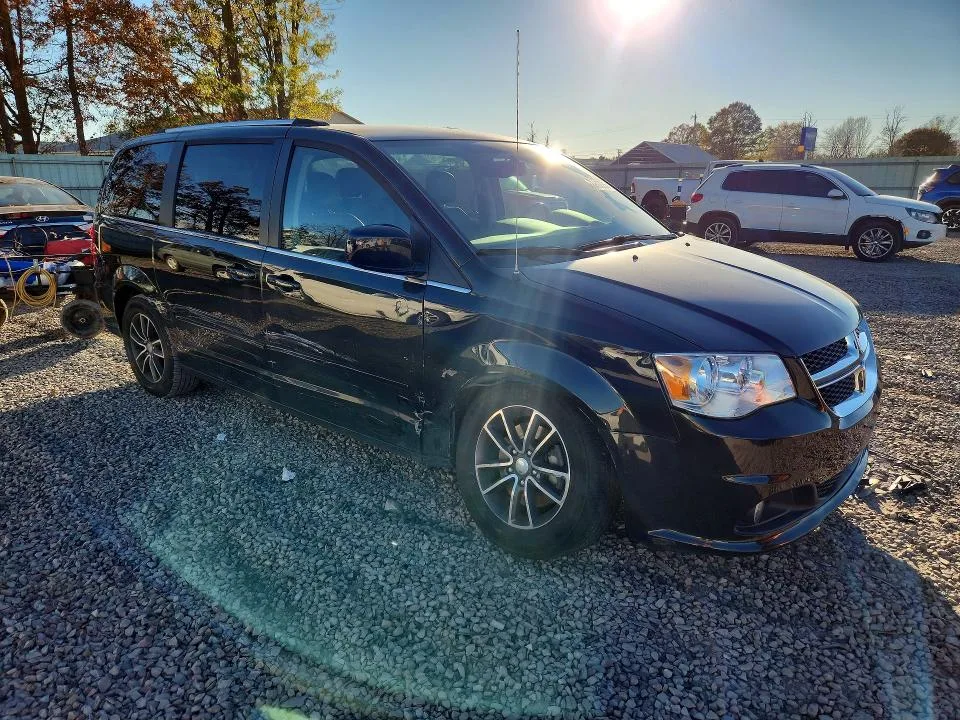 2C4RDGCG5HR631728 — 2017 DODGE GRAND CARAVAN photo 4