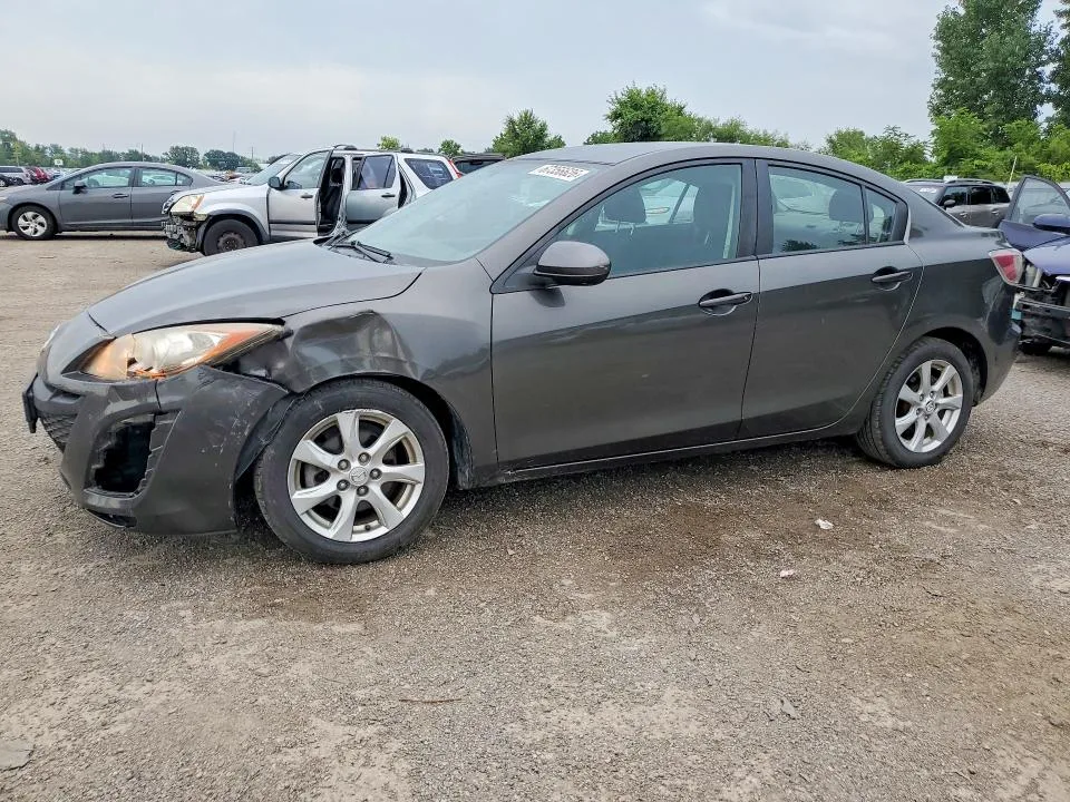 JM1BL1UF2B1369198 — 2011 MAZDA 3