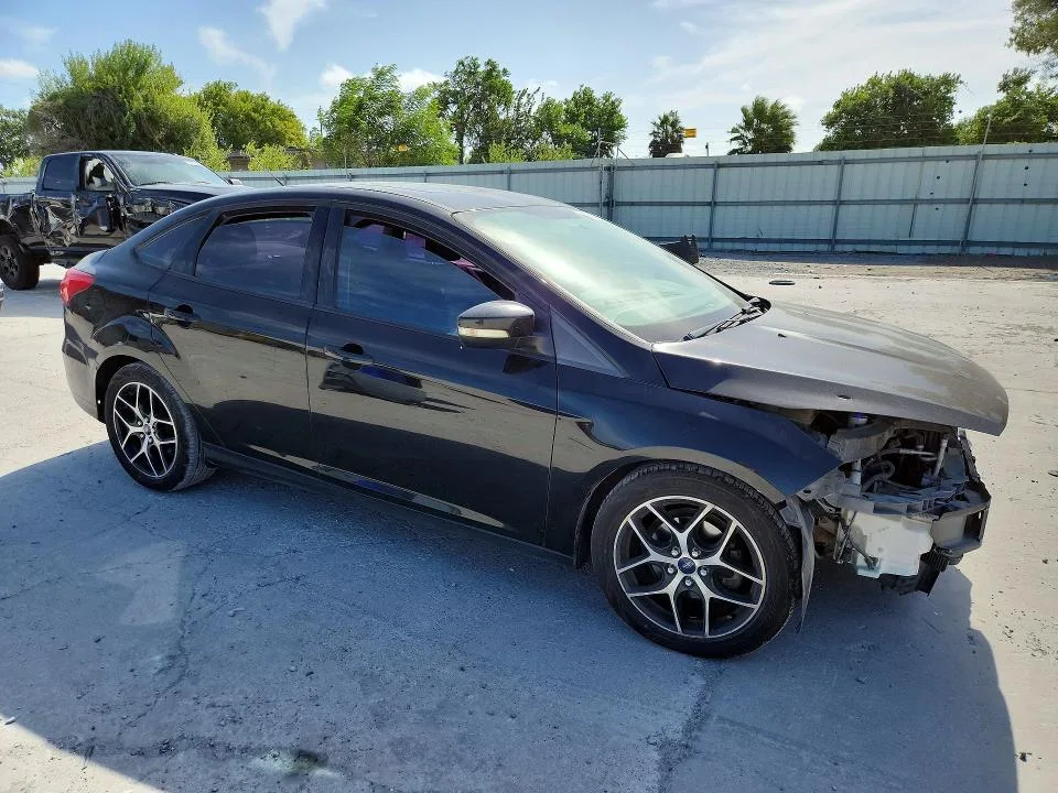 1FADP3H25HL222974 — 2017 FORD FOCUS photo 4